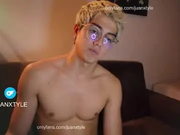 Chaturbate Best live sex cam show of juancamroom