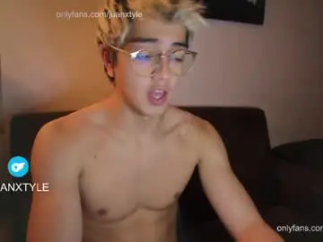 Chaturbate Sex Cam of juancamroom