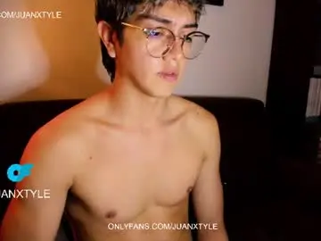 Chaturbate Free Live Porn of juancamroom