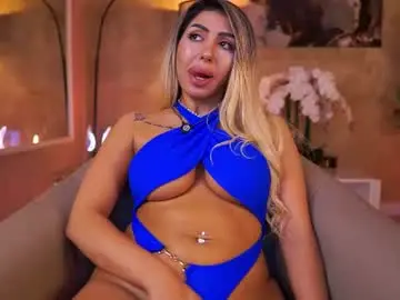 Chaturbate Adult Video Chat of lucyyrosse
