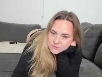 Chaturbate Live Porn of tigoldbitties11