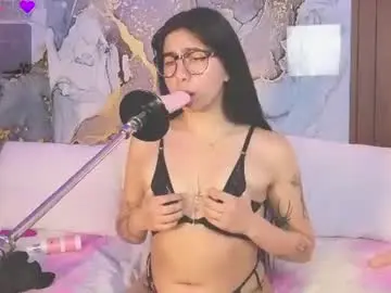 Chaturbate Nude Webcam of alice_cute77