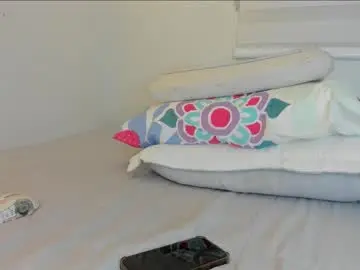 Chaturbate Adult Video Chat of angeldulcevela69