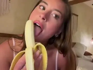 Chaturbate Adult Video Chat of karinaaaxx