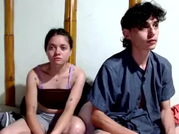 Chaturbate Live Sex Cam of miahells