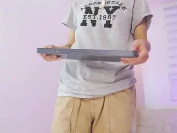 Chaturbate Live Sex Cam of tommy_buttercup