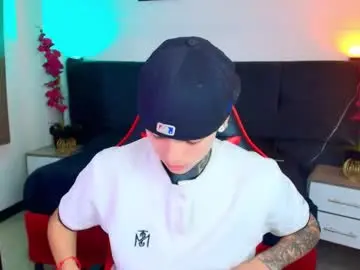 Chaturbate Live Sex Cam of adamswalkerr_