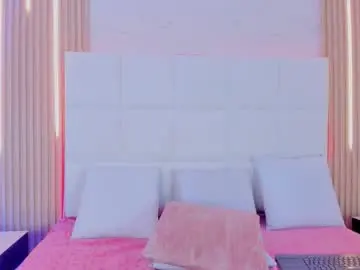 Chaturbate Watch Live Sex Cams of iris_thompson