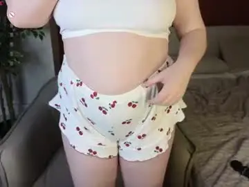 Chaturbate Live Sex Cam of lovvingwhisperr