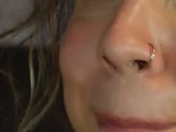 Chaturbate Watch Live Sex Cams of alondra_on_fire