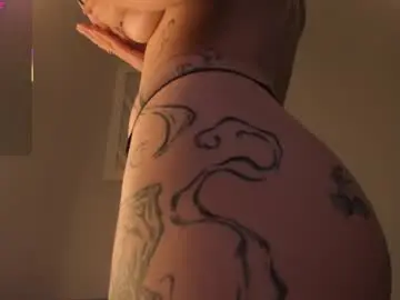 Chaturbate Adult Video Chat of hollyylee