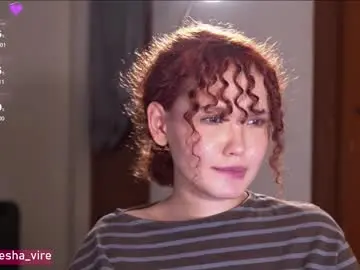 Chaturbate Live Sex Cam of aresha_viree