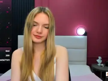 Chaturbate Sex Cam of evelineamore