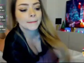 Chaturbate Live Sex Cam of kailyn_moen01