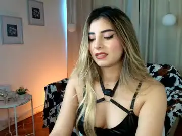Chaturbate Live Sex Cam of rousee_v