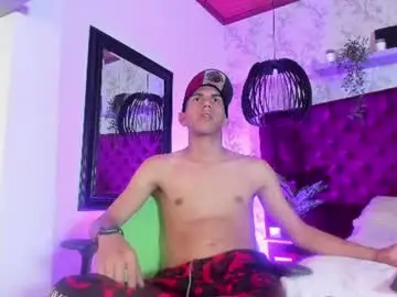 Chaturbate Best live sex cam show of lucca_moreti