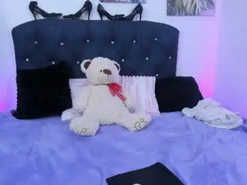 Chaturbate Sex Cam of emily_and_miarose