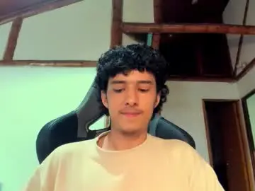 Chaturbate Live Sex of santi_twink19