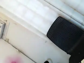 Chaturbate Live Sex of slimnaughty_angela