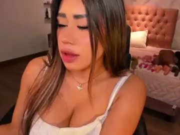 Chaturbate Live Sex Cam of eveline_figeroa