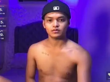 Chaturbate Nude Webcam of asianhugescott