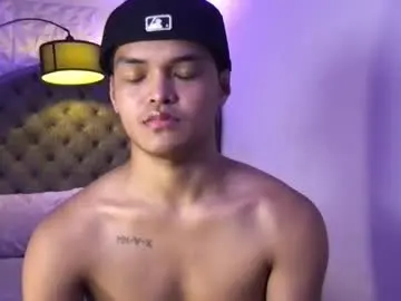 Chaturbate Free Porn Cam of asianhugescott