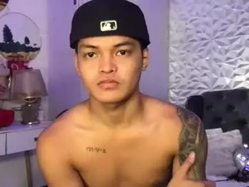 Chaturbate Live Sex Cam of asianhugescott