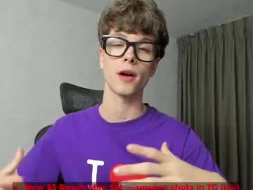 Chaturbate Live Sex Cam of calvin_loves_you