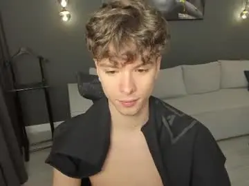Chaturbate Live Sex Cam of calvin_loves_you