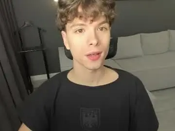 Chaturbate Free Porn Cam of calvin_loves_you