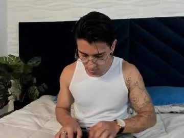 Chaturbate Free Porn Cam of andyjoy_