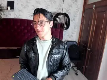 Chaturbate Free Live Porn of andyjoy_