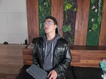 Chaturbate Free Live Porn of andyjoy_