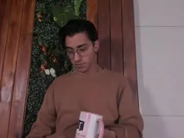 Chaturbate Free Live Porn of andyjoy_