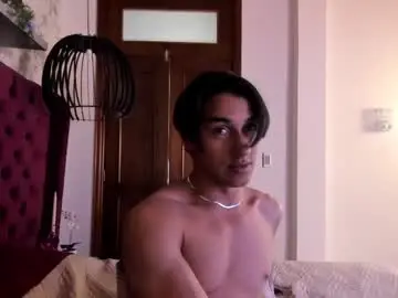 Chaturbate Live Sex Cam of andyjoy_