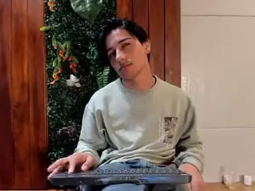 Chaturbate Watch Live Sex Cams of andyjoy_