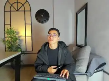 Chaturbate Adult Video Chat of andyjoy_