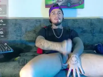 Chaturbate Live Sex Cam of julian_tattoo