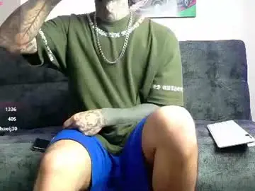 Chaturbate Live Sex Cam of julian_tattoo