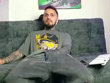 Chaturbate Live Sex Cam of julian_tattoo