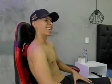 Chaturbate Live Sex Cam of ricky_backus