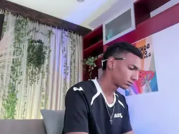 Chaturbate Free Porn Cam of juliensaint_