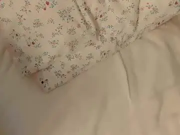 Chaturbate Live Sex Cam of katee_bloss