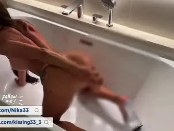 Chaturbate Live Sex of kissing33
