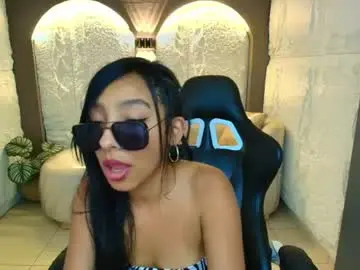 Chaturbate Live Sex Cam of adarasuri_v