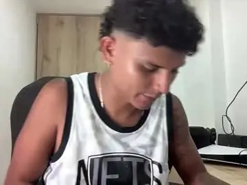 Chaturbate Live Sex Cam of bob_pettersonn