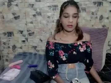 Chaturbate Live Sex Cam of cherryindian694u