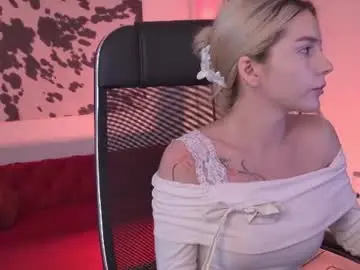 Chaturbate Live Sex Cam of aurorawrenfield