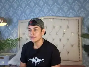 Chaturbate Live Sex Cam of blakee_blossom