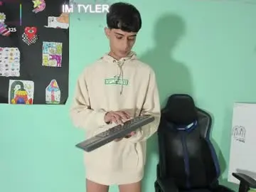 Chaturbate Adult Video Chat of alexandluke1